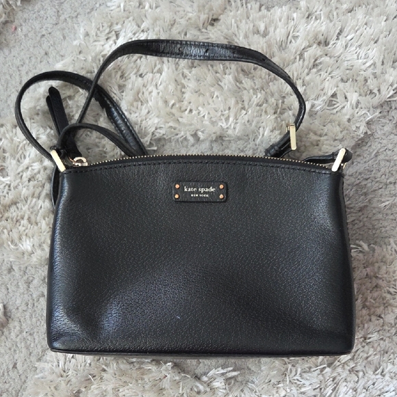 kate spade Handbags - Kate Spade Black Crossbody Bag